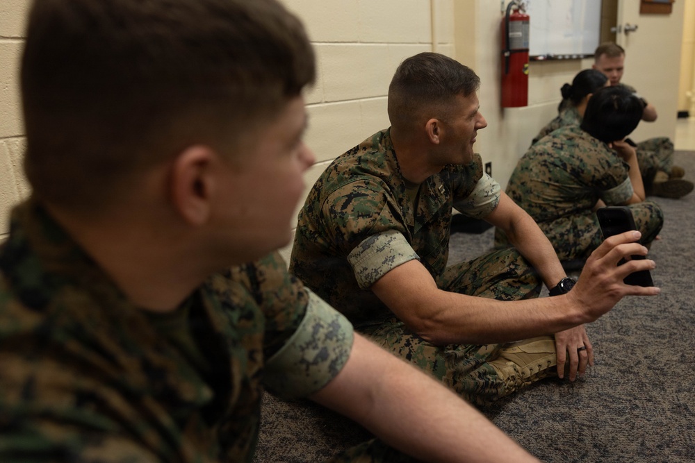 Kushiro-Hokuyo High School Students Take Part in Exchange with 3rd MLG Marines