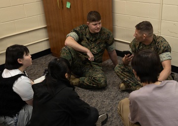 Kushiro-Hokuyo High School Students Take Part in Exchange with 3rd MLG Marines
