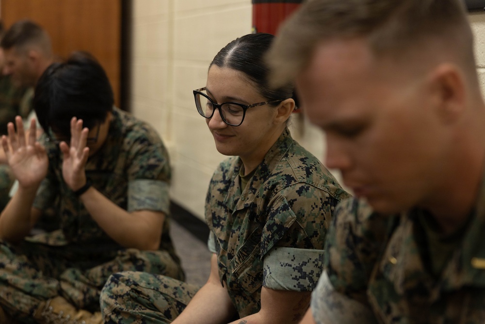 Kushiro-Hokuyo High School Students Take Part in Exchange with 3rd MLG Marines