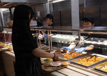 Kushiro-Hokuyo High School Students Take Part in Exchange with 3rd MLG Marines