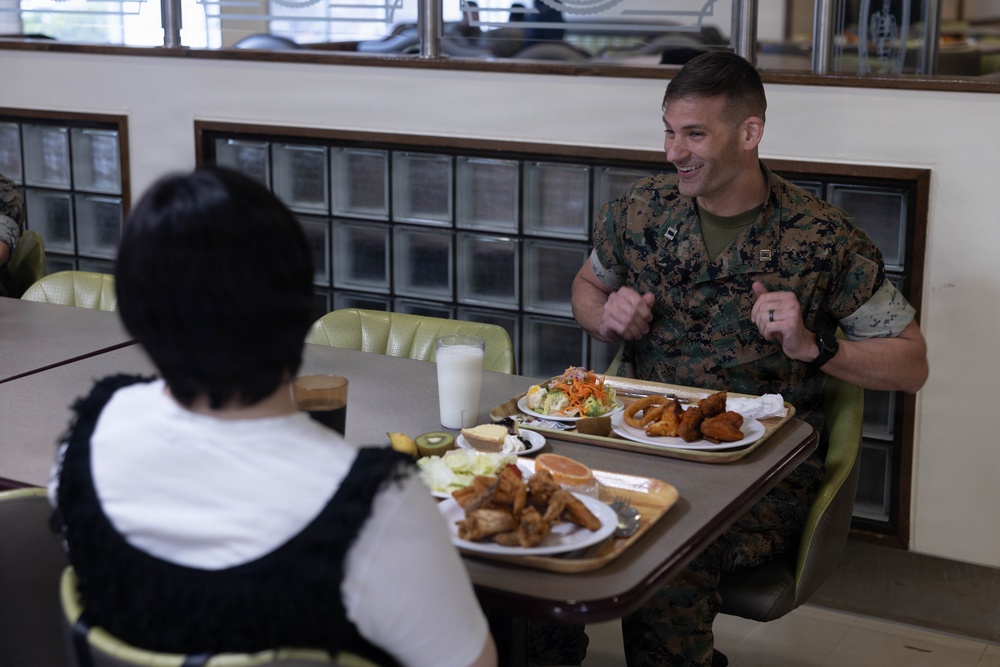Kushiro-Hokuyo High School Students Take Part in Exchange with 3rd MLG Marines