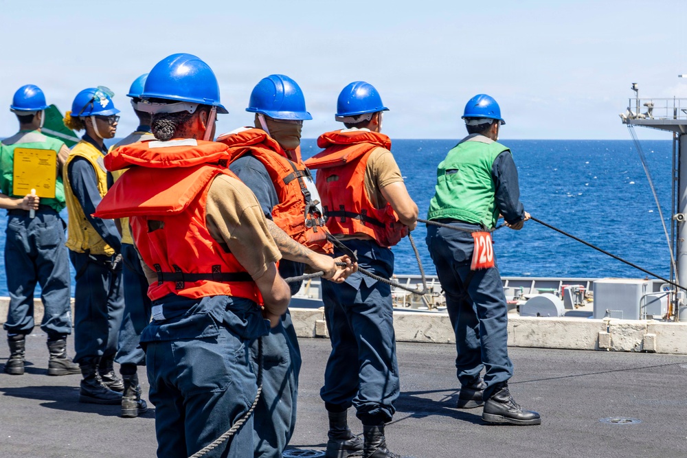 Abraham Lincoln Conducts A Fueling-at-sea With USNS Henry J. Kaiser