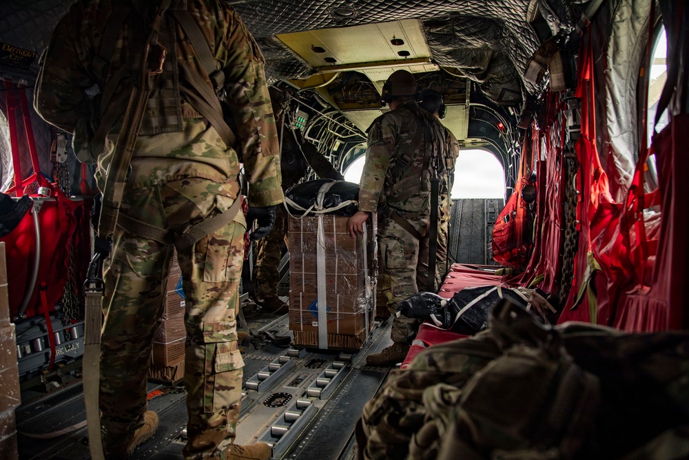 3rd ID Soldiers team-up to train sling load alongside Polish Land Forces