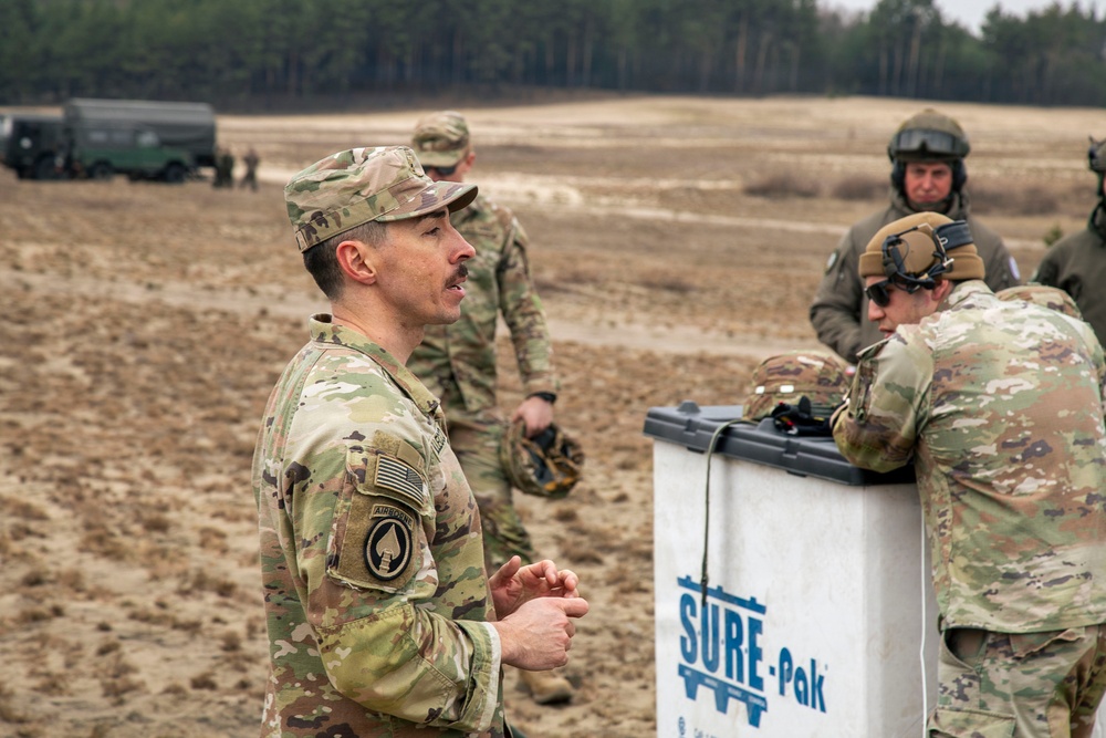 3rd ID Soldiers team-up to train sling load alongside Polish Land Forces