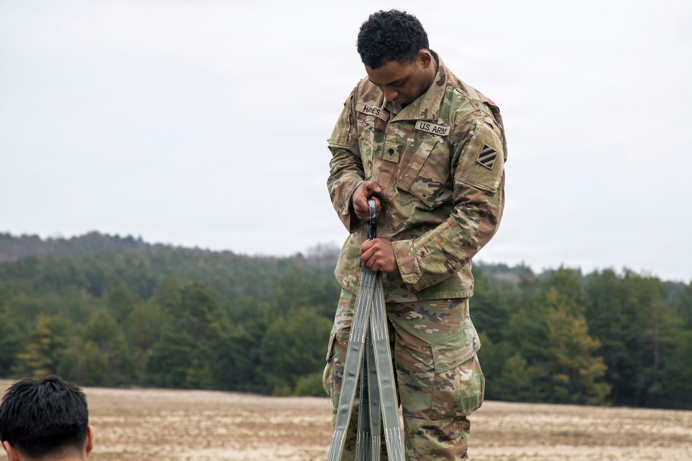 3rd ID Soldiers team-up to train sling load alongside Polish Land Forces