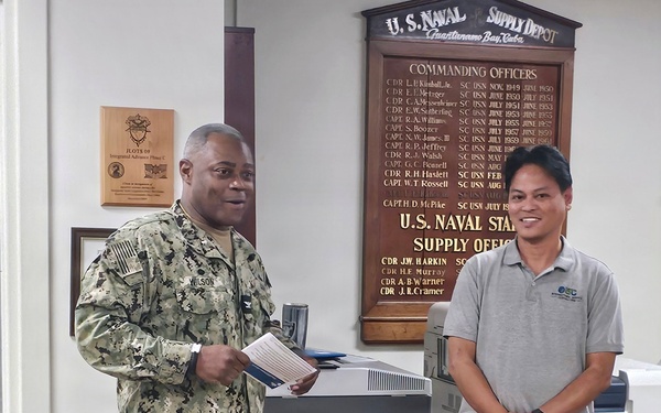 Capt. Wilson visits NAVSUP FLC Jacksonville Site Guantanamo Bay, Cuba
