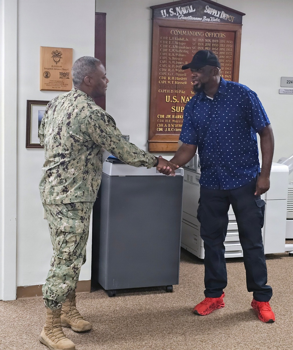 Capt. Wilson visits NAVSUP FLC Jacksonville Site Guantanamo Bay, Cuba