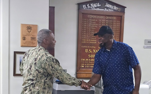 Capt. Wilson visits NAVSUP FLC Jacksonville Site Guantanamo Bay, Cuba
