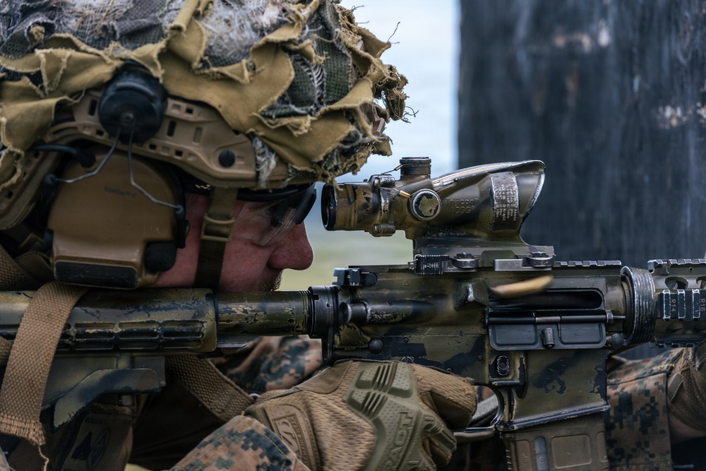 22nd MEU (SOC) | LAR Conducts an Unknown Distance Range at Camp Santiago