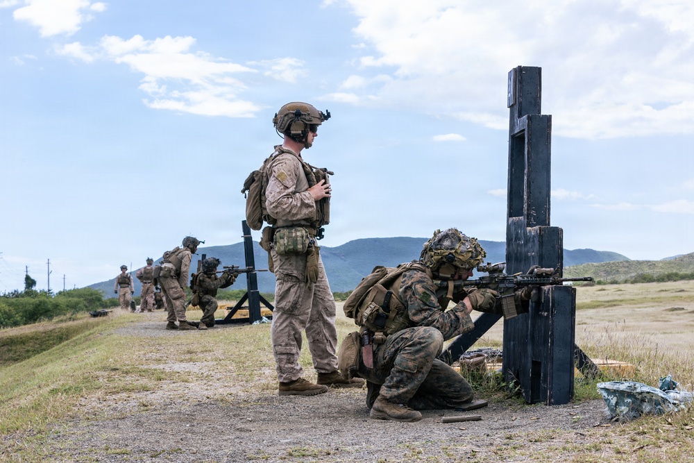 22nd MEU (SOC) | LAR Conducts an Unknown Distance Range at Camp Santiago