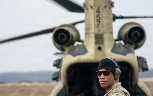 3rd ID Soldiers team-up to train sling load alongside Polish Land Forces