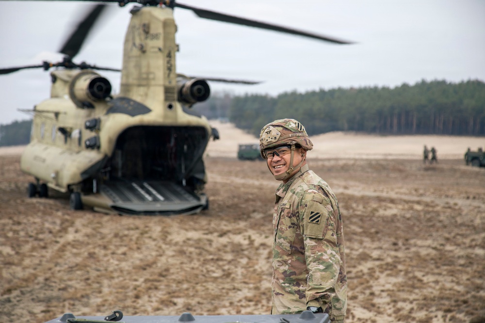 3rd ID Soldiers team-up to train sling load alongside Polish Land Forces
