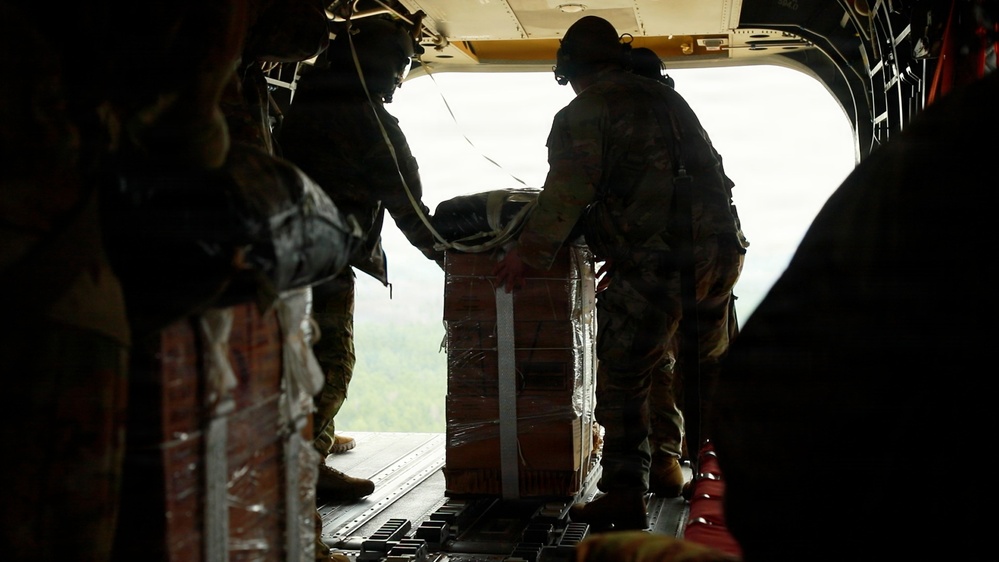 3rd ID Soldiers team-up to train sling load alongside Polish Land Forces