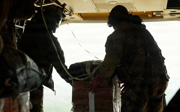3rd ID Soldiers team-up to train sling load alongside Polish Land Forces