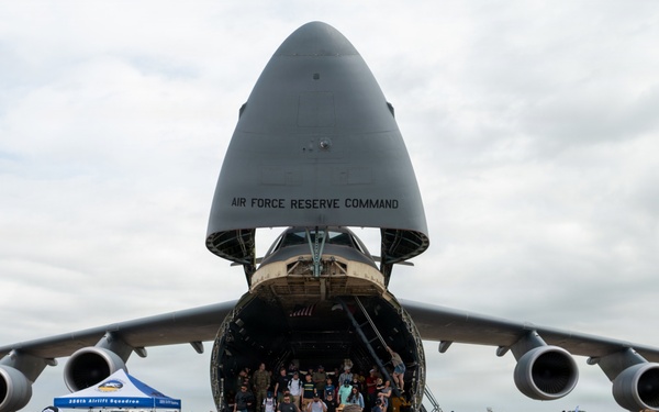 C-5M Super Galaxy Inspires Next Generation at Great Texas Airshow