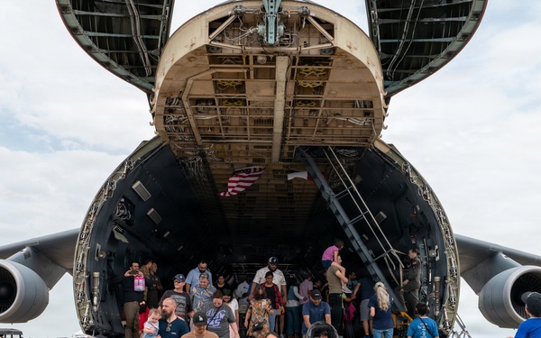 C-5M Super Galaxy Inspires Next Generation at Great Texas Airshow