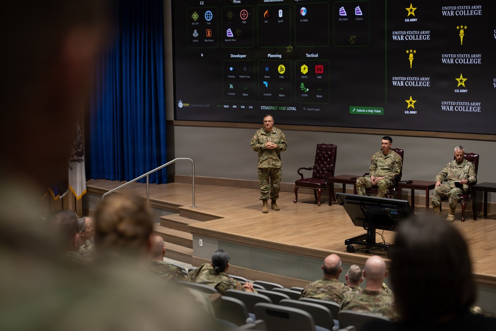 U.S. Army Maj. Gen. Ellis discusses next-generation command and control with USAWC Class of 2026
