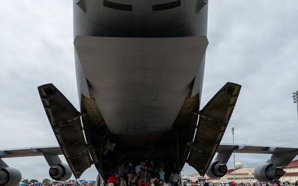 C-5M Super Galaxy Inspires Next Generation at Great Texas Airshow