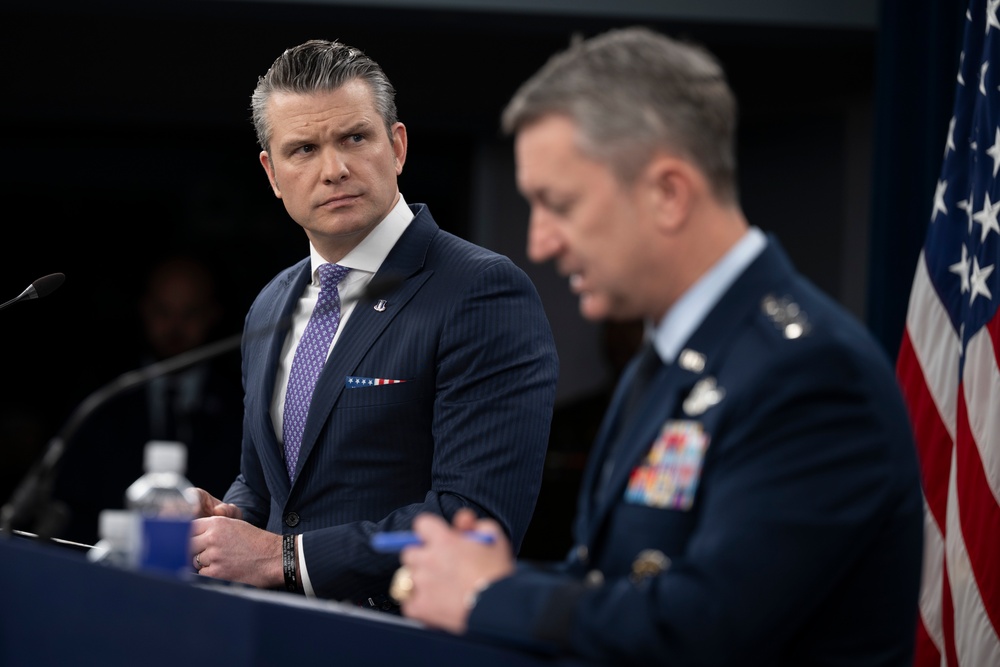 SW, CJCS Conduct Pentagon Press Briefing