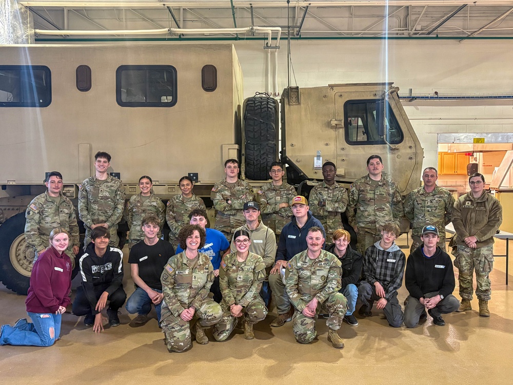 Kentucky National Guard hosts job shadow event in Bardstown