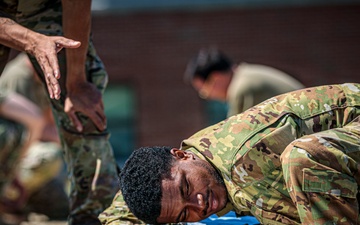 2-82 AHB conducts Combat Lifesaver Course