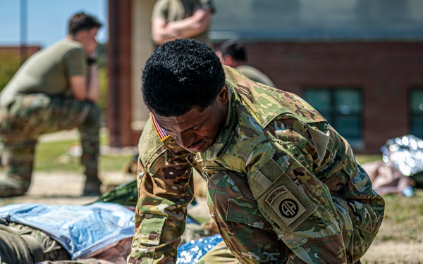 2-82 AHB conducts Combat Lifesaver Course