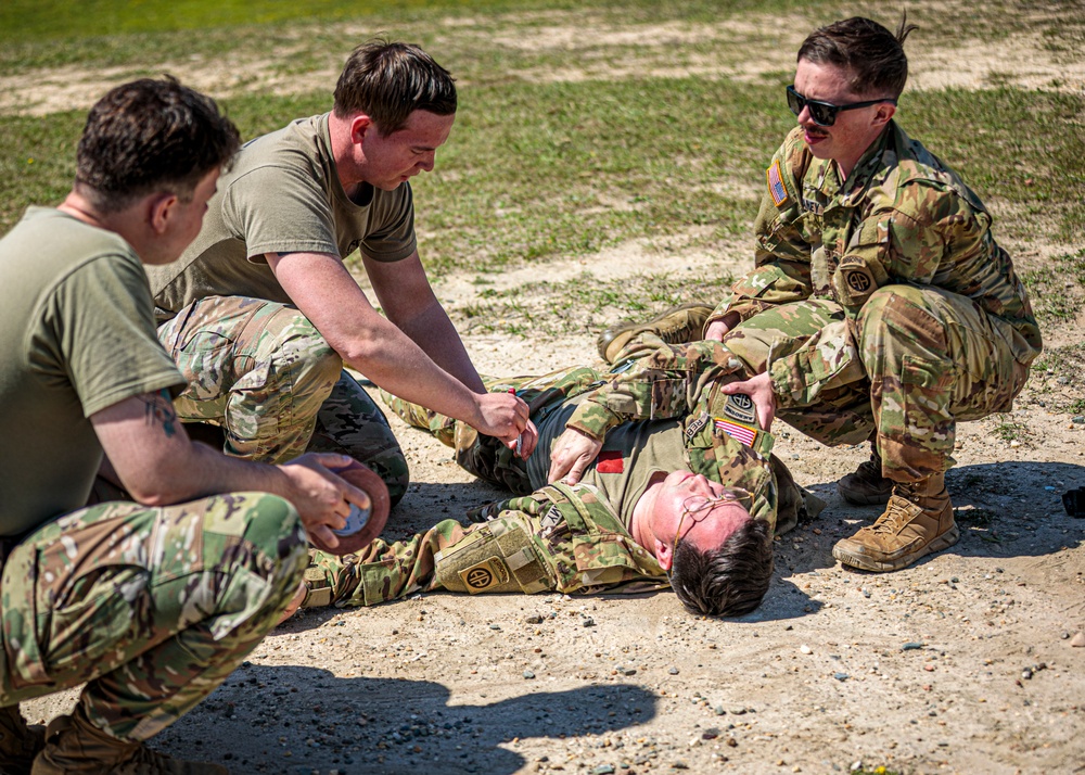 2-82 AHB conducts Combat Lifesaver Course