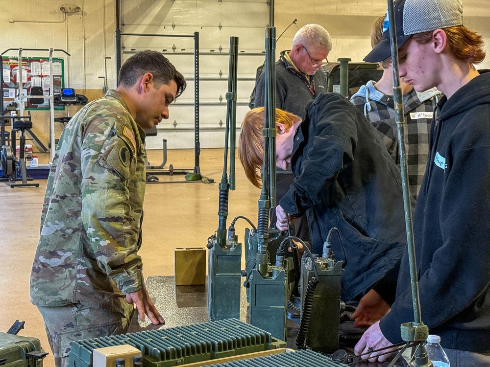 Kentucky National Guard hosts job shadow event in Bardstown