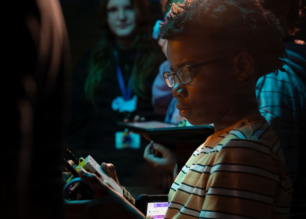 STARBASE Maxwell: Eyes on Artemis