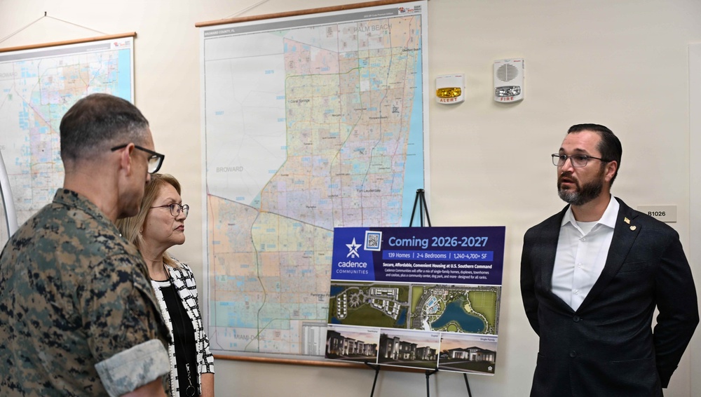 USAG Miami welcomes commander of U.S. Southern Command