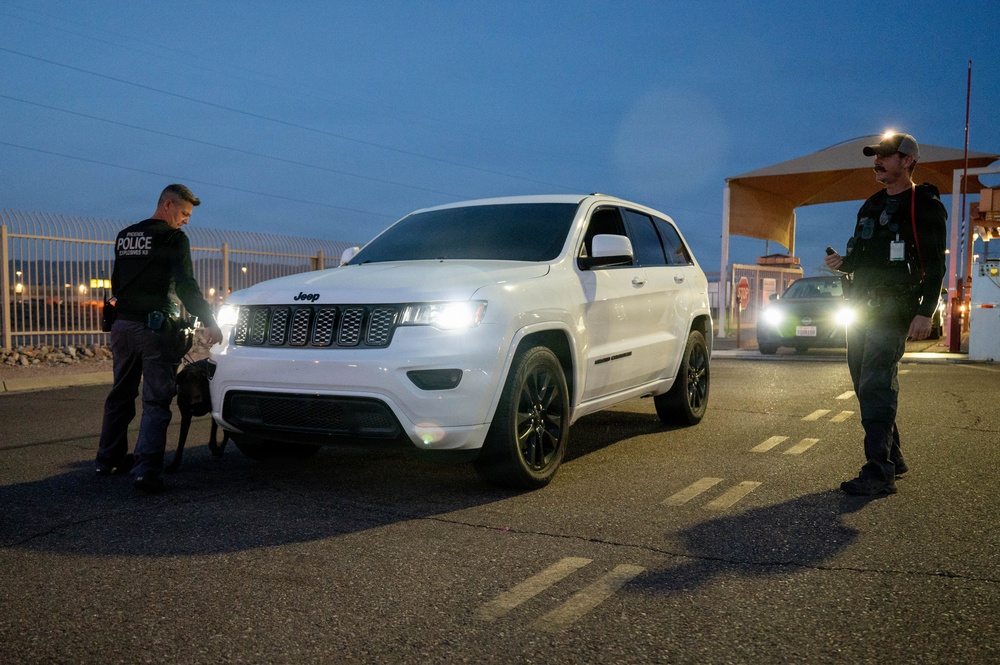Phoenix Police Department Canines Support 161st Air Refueling Wing Vehicle Inspections