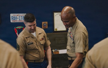 Commanding General of WRR Visits Recruiting Station Kansas City