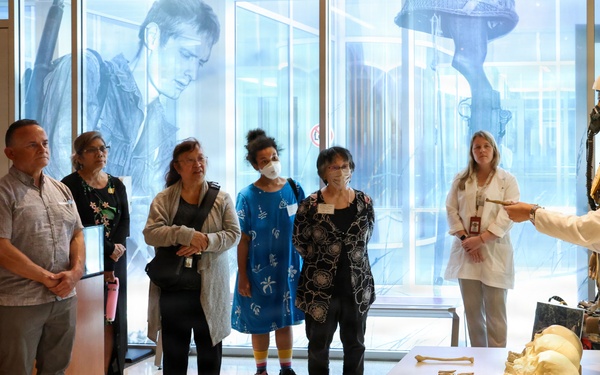 POW/MIA Families visit the DPAA Laboratory