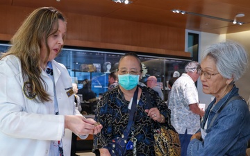 POW/MIA Families visit the DPAA Laboratory