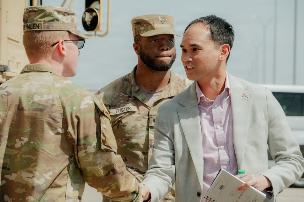Texas State Military Legislative Assistant visits with 1-62 ADA Soldiers