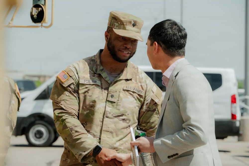 Texas State Military Legislative Assistant visits with 1-62 ADA Soldiers