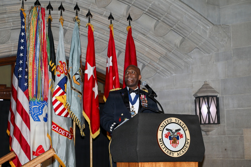 USFK Commander Attends USMA Plebe-Parent Weekend Banquet