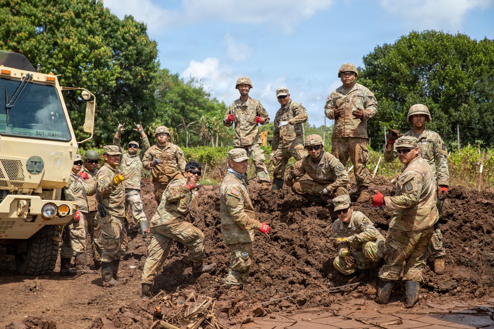 Hawaii National Guard assists Waialua residents with flood debris removal