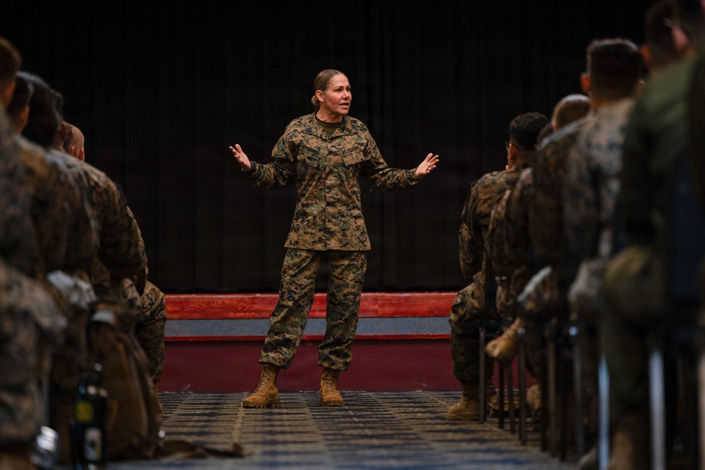 MARFORPAC leadership visits MAG-12