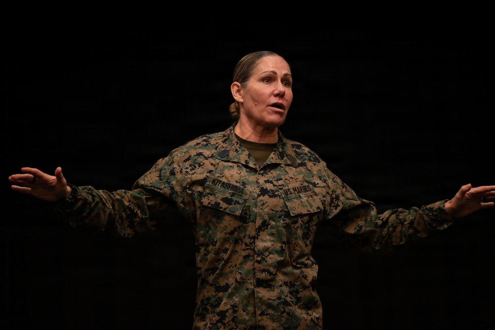 MARFORPAC leadership visits MAG-12