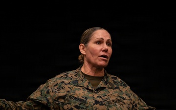 MARFORPAC leadership visits MAG-12