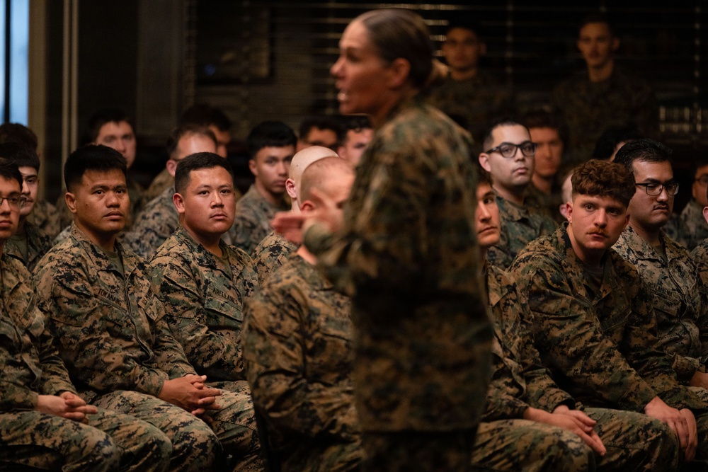 MARFORPAC leadership visits MAG-12