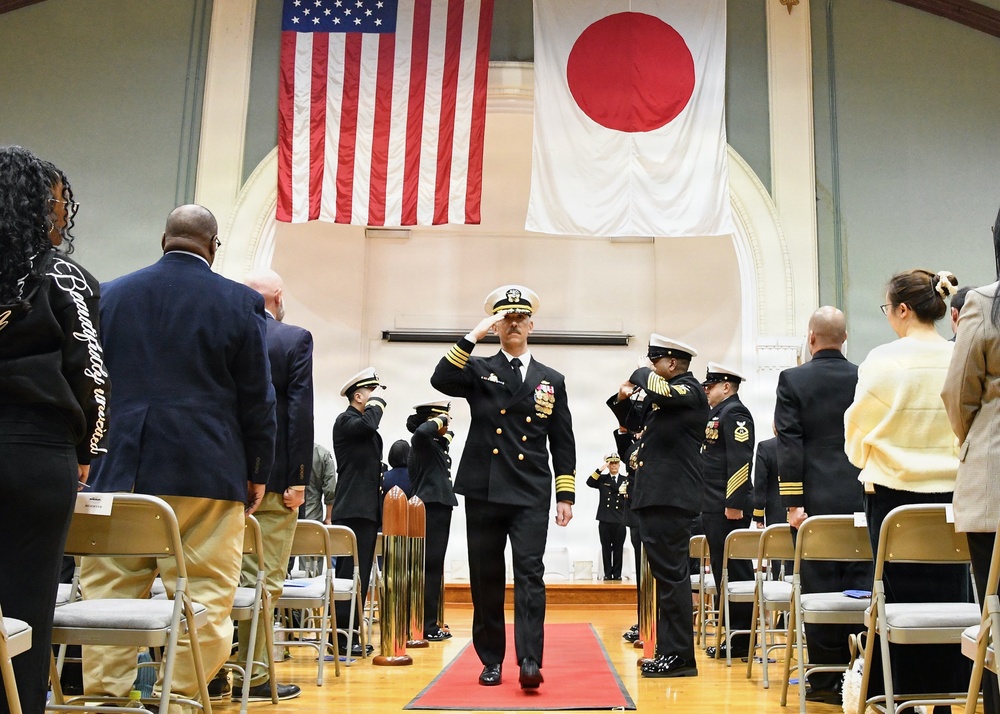 NAVSUP FLC Yokosuka Holds Change of Command Ceremony