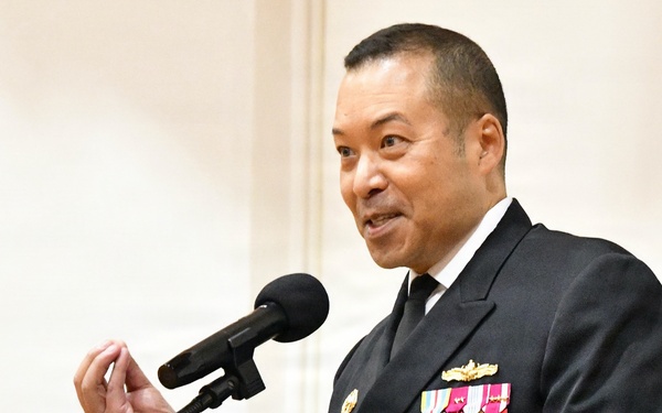 NAVSUP FLC Yokosuka Holds Change of Command Ceremony