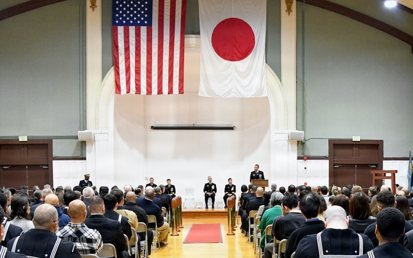 NAVSUP FLC Yokosuka Holds Change of Command Ceremony