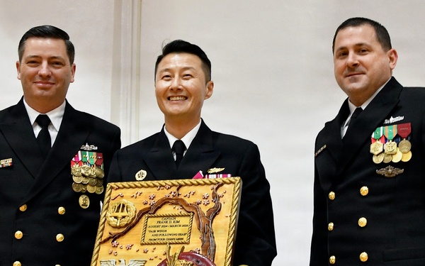 NAVSUP FLC Yokosuka Holds Change of Command Ceremony