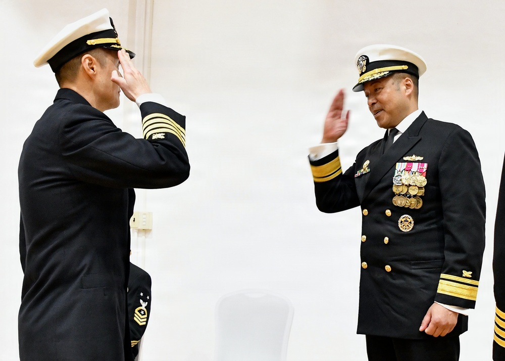 NAVSUP FLC Yokosuka Holds Change of Command Ceremony