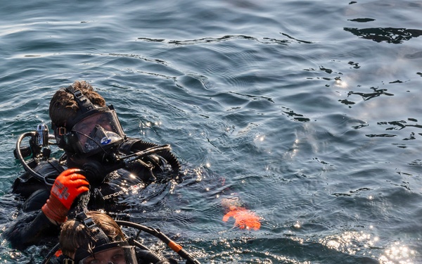 Underwater Construction Team 1 conducts bilateral diving operations in Cartagena, Spain