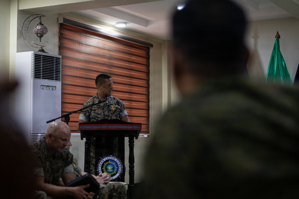 U.S. Marines with MRF-SEA Meet with NOLCOM Commanding General
