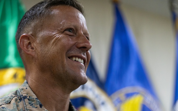 U.S. Marines with MRF-SEA Meet with NOLCOM Commanding General